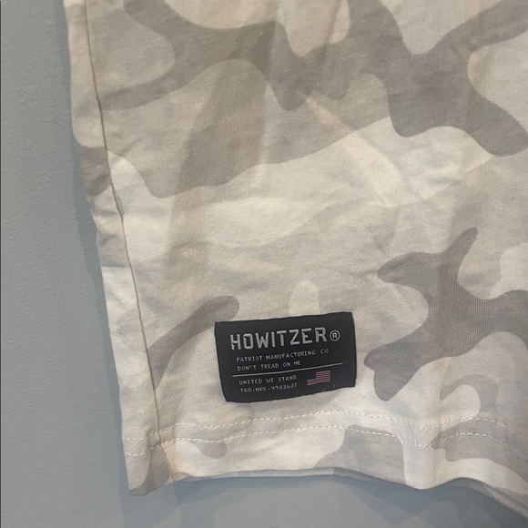 Grey and white Camouflage Graphic T-Shirt howitzer brand medium new with tags - Picture 3 of 5
